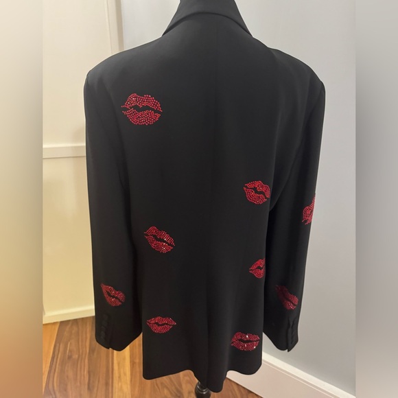 Cinq à Sept Black Blazer w/ Red Crystals Lip Print - Picture 4 of 5